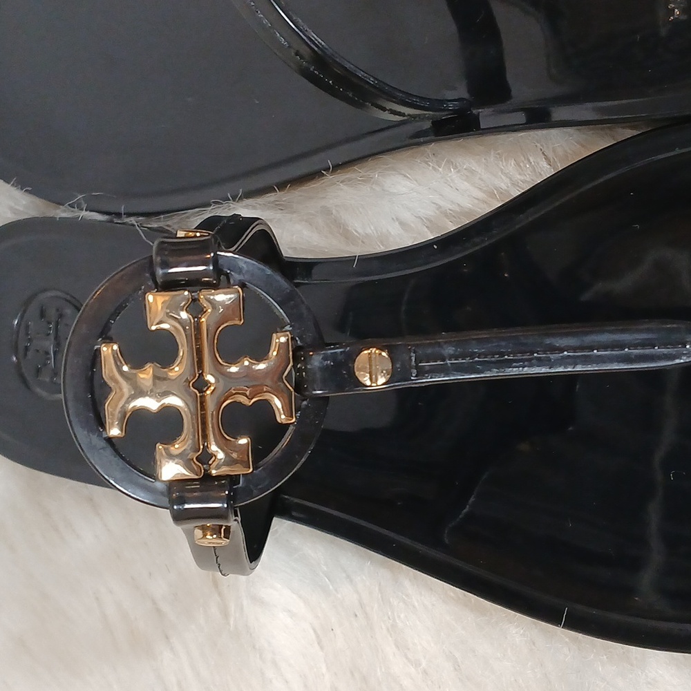 Tory Burch  Mini Miller Flat Jelly Black Sandals with Gold Emblem Sz 8 M - Picture 6 of 9